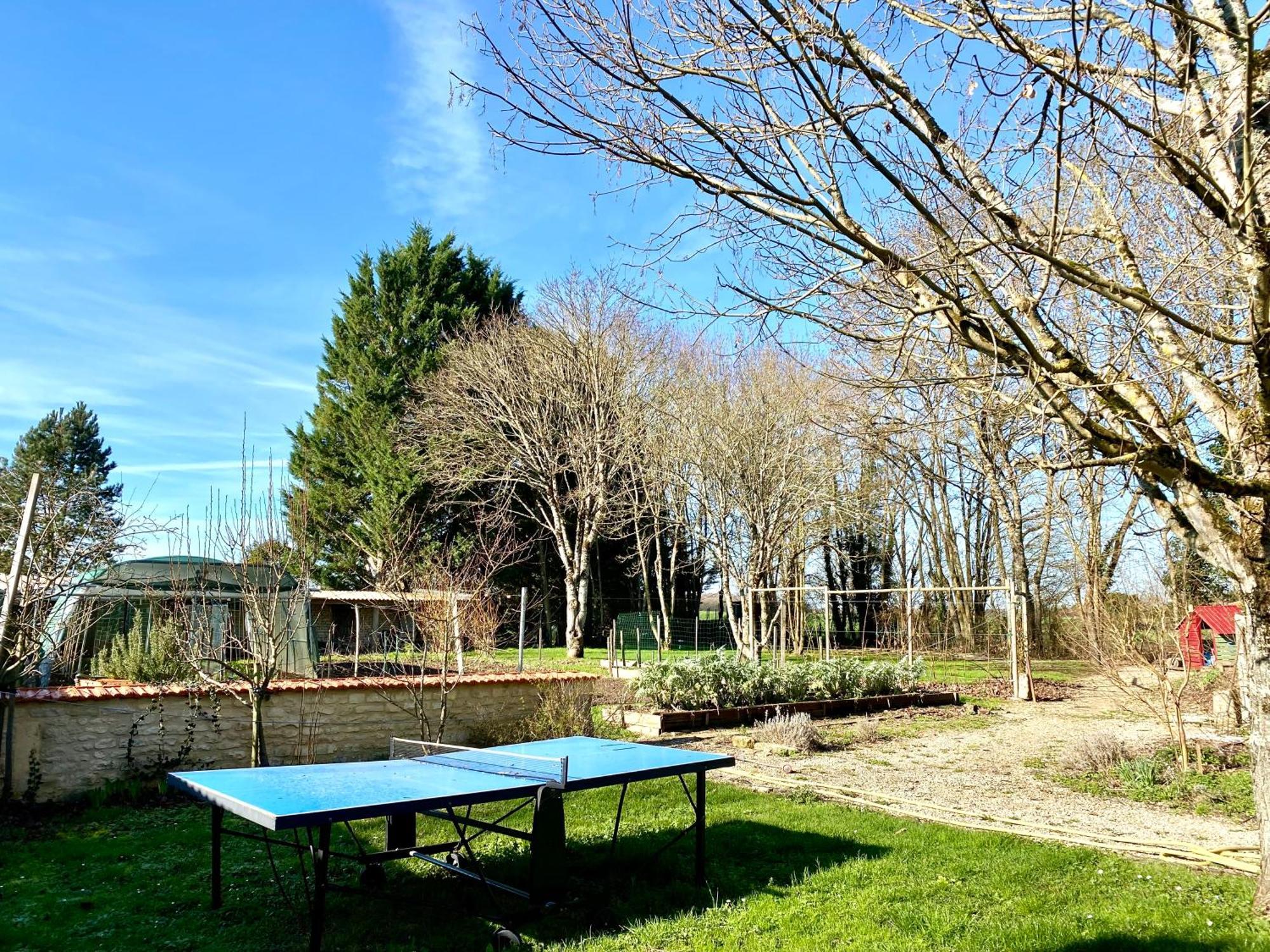 Aux Agapanthes, Chambres D'Hotes Charentaises De Charme Avec Piscine Aumagne Exterior photo