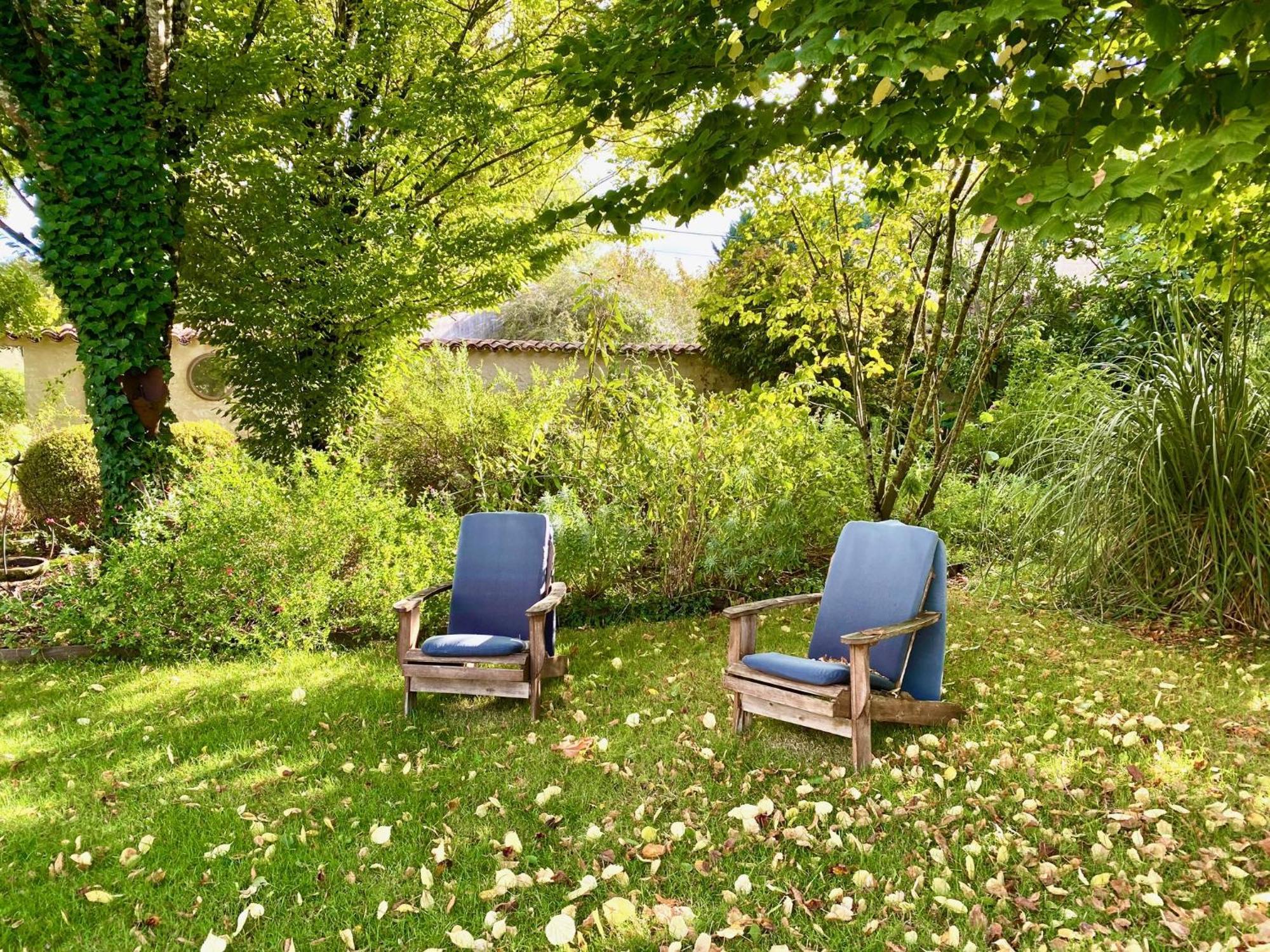 Aux Agapanthes, Chambres D'Hotes Charentaises De Charme Avec Piscine Aumagne Exterior photo